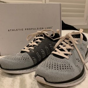 APL techloom pro sneaker